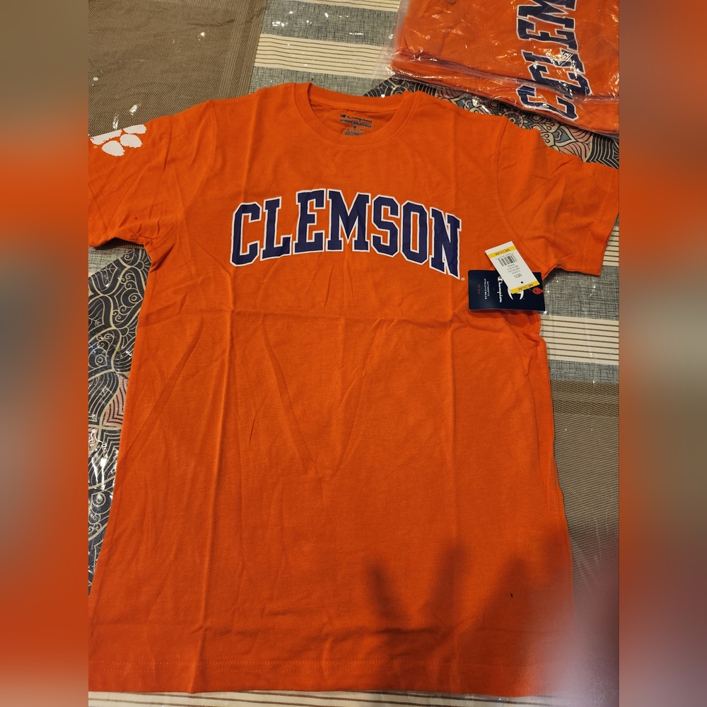 Clemson T-shirt size medium,color orange